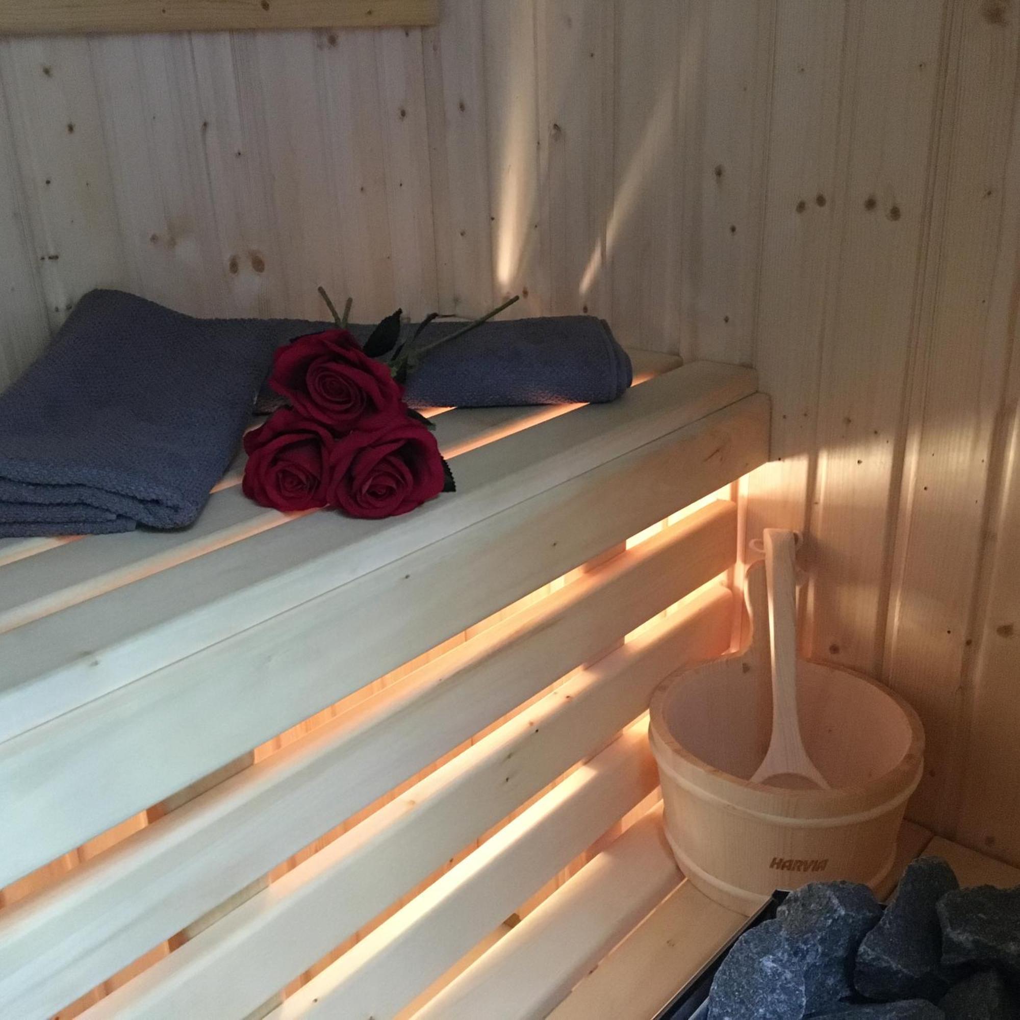 Family & Business Sauna Apartments Paderewskiego Sienkiewicza No2 Centrum Downtown - 2 Bedroom With Private Sauna, Bath With Hydromassage, Parking キェルツェ エクステリア 写真