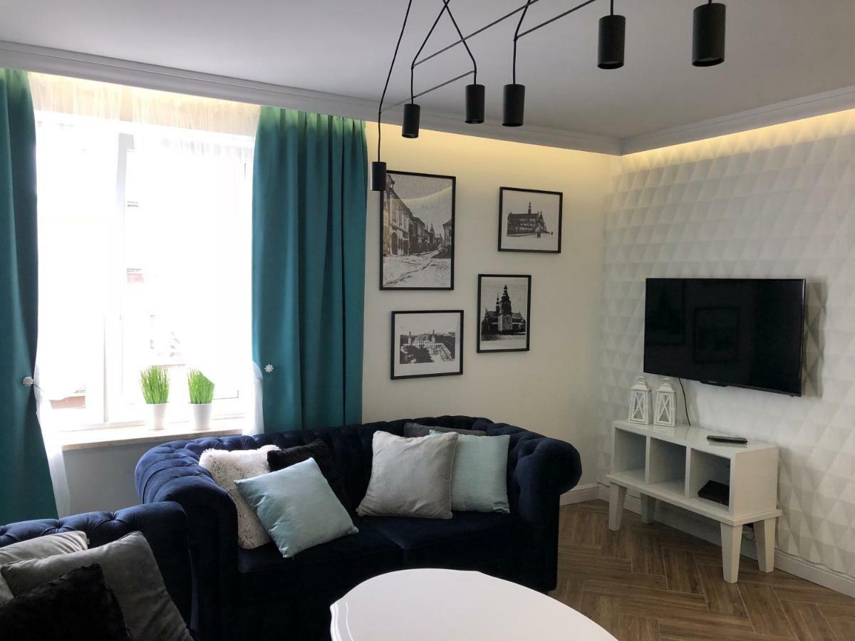 Family & Business Sauna Apartments Paderewskiego Sienkiewicza No2 Centrum Downtown - 2 Bedroom With Private Sauna, Bath With Hydromassage, Parking キェルツェ エクステリア 写真