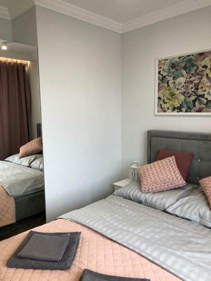 Family & Business Sauna Apartments Paderewskiego Sienkiewicza No2 Centrum Downtown - 2 Bedroom With Private Sauna, Bath With Hydromassage, Parking キェルツェ エクステリア 写真