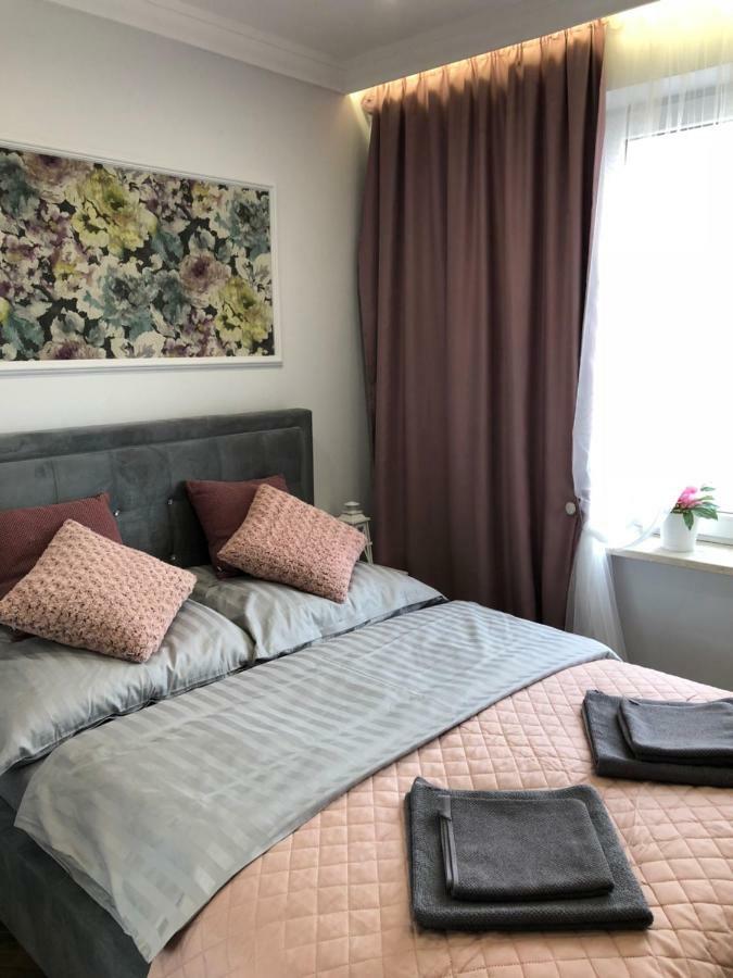 Family & Business Sauna Apartments Paderewskiego Sienkiewicza No2 Centrum Downtown - 2 Bedroom With Private Sauna, Bath With Hydromassage, Parking キェルツェ エクステリア 写真