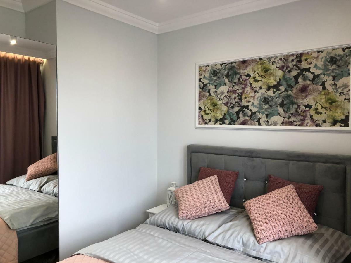 Family & Business Sauna Apartments Paderewskiego Sienkiewicza No2 Centrum Downtown - 2 Bedroom With Private Sauna, Bath With Hydromassage, Parking キェルツェ エクステリア 写真