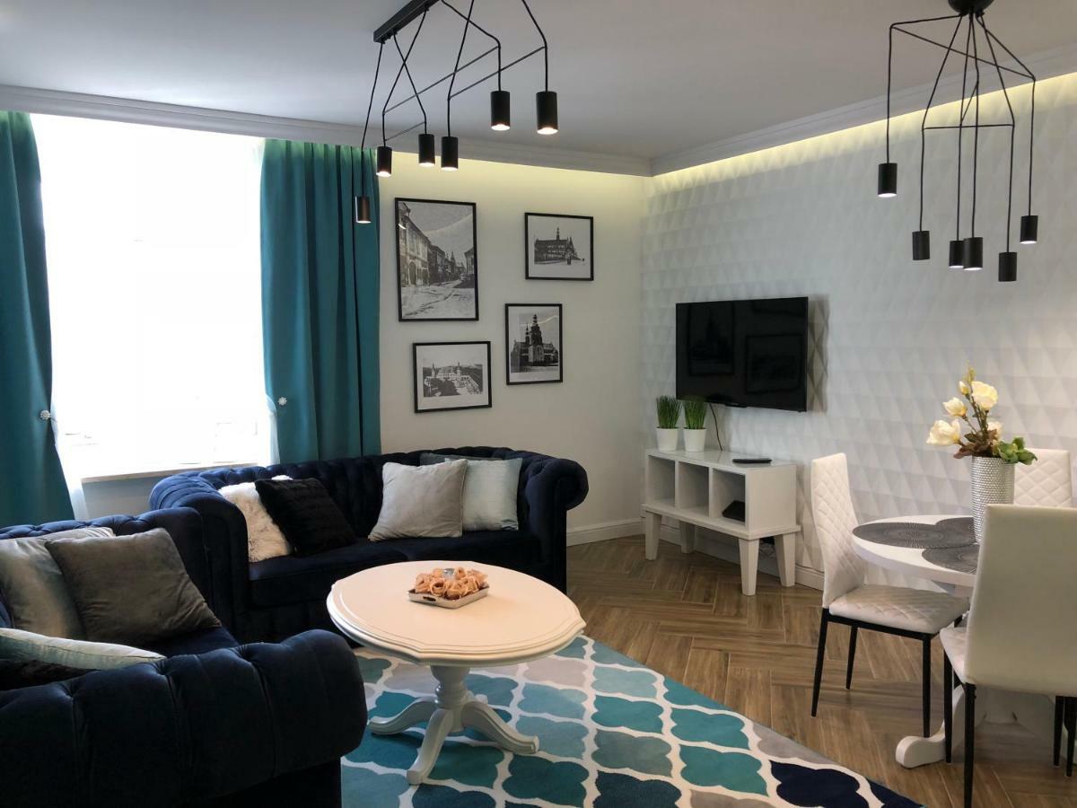 Family & Business Sauna Apartments Paderewskiego Sienkiewicza No2 Centrum Downtown - 2 Bedroom With Private Sauna, Bath With Hydromassage, Parking キェルツェ エクステリア 写真